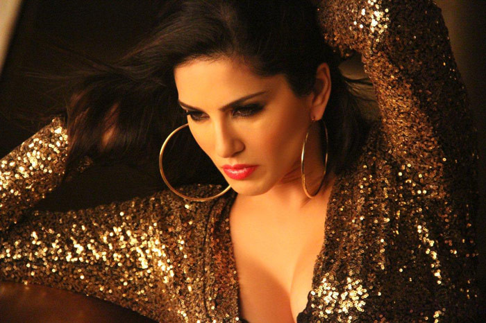 Sunny Leone booked after singing national anthem in Pro Kabaddi League