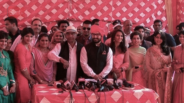 Aamir Khan at Geeta Phogat’s marriage, dubs ‘Dangal’ his wedding gift
