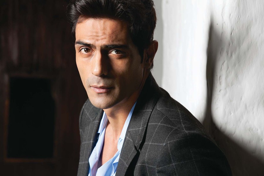 Arjun Rampal not competing with Hrithik on playing ‘blind’ in Aankhen 2