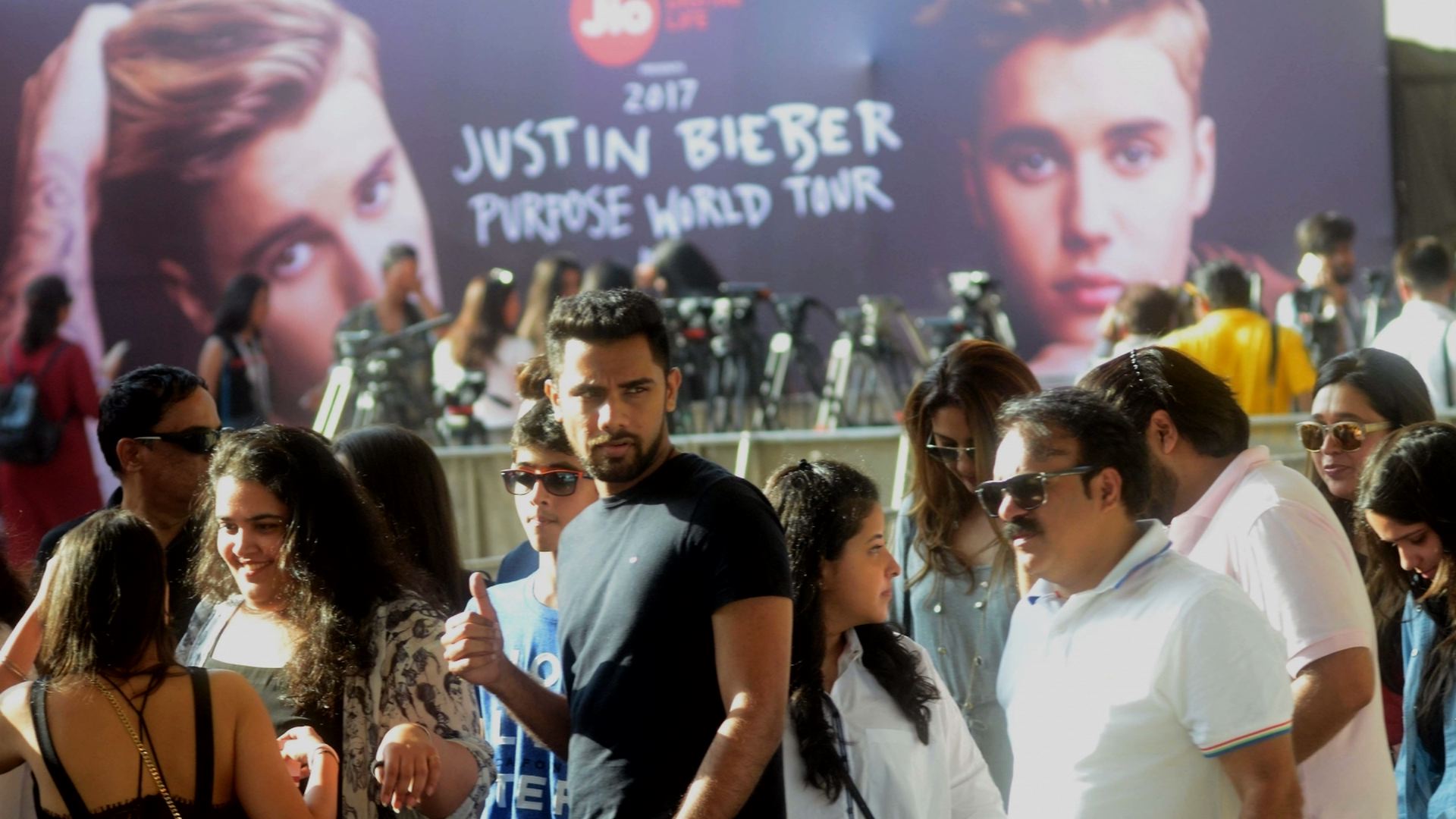 Hello India: Justin Bieber sends fans into tizzy in Mumbai