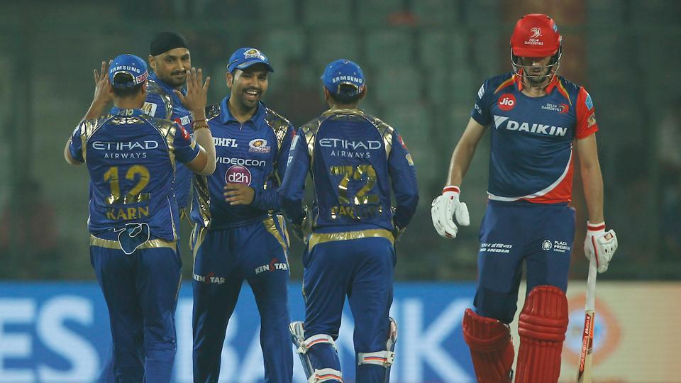 Mumbai Indians crush Delhi Daredevils to enter playoffs